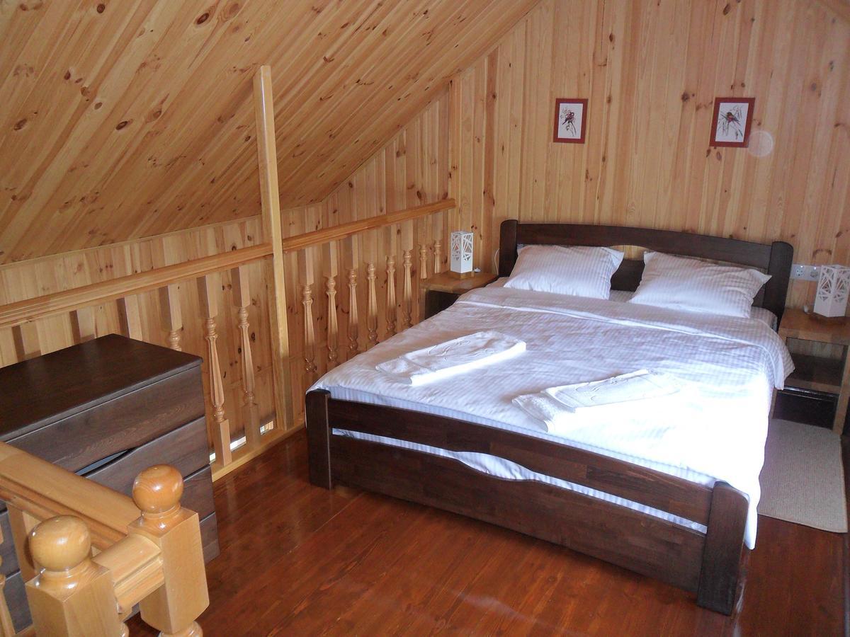 Ostrivky Hotel Svityaz' ภายนอก รูปภาพ