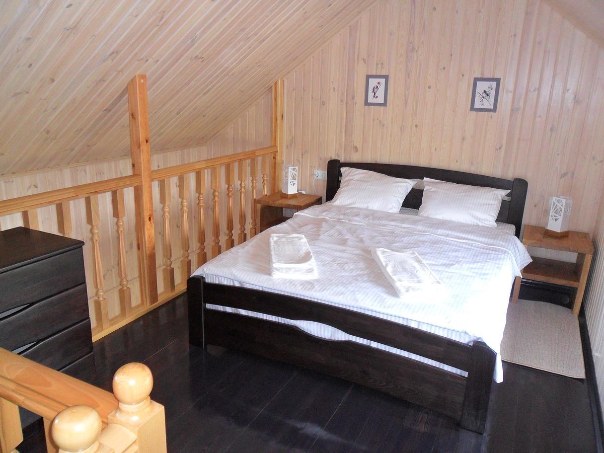 Ostrivky Hotel Svityaz' ภายนอก รูปภาพ