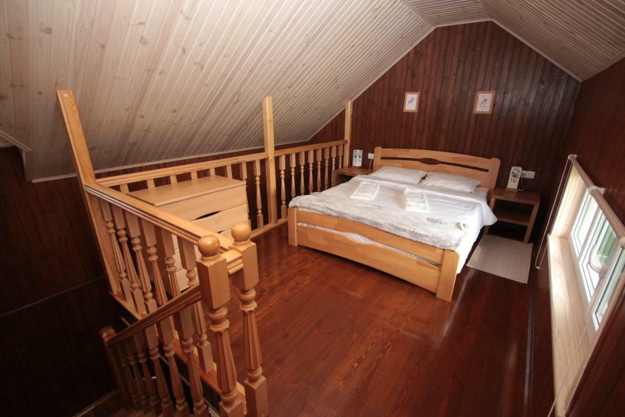 Ostrivky Hotel Svityaz' ภายนอก รูปภาพ