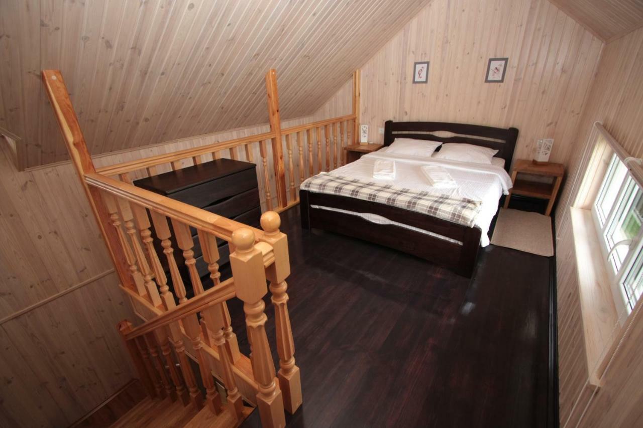 Ostrivky Hotel Svityaz' ภายนอก รูปภาพ